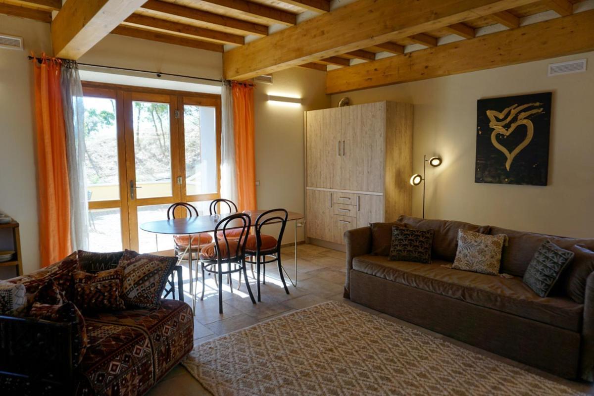 Agriturismo Cheloni Guasticce Exterior photo